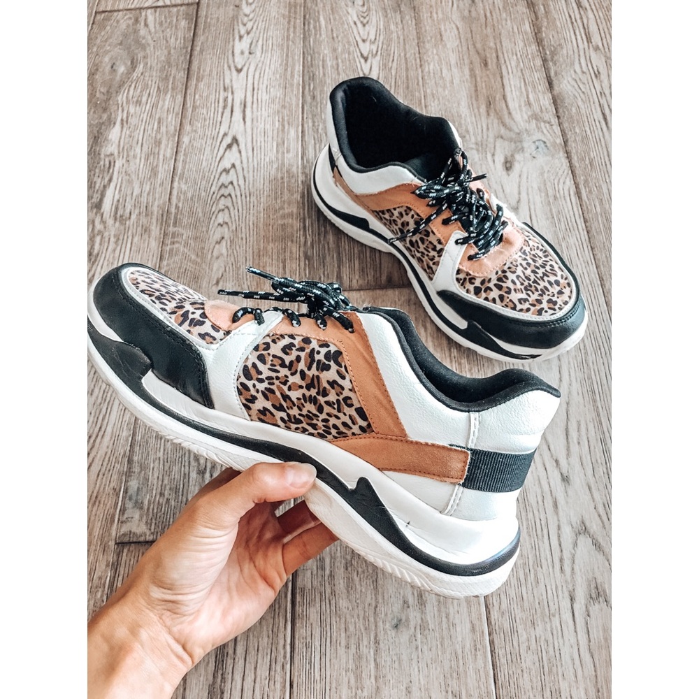 Chunky leopard print sneakers